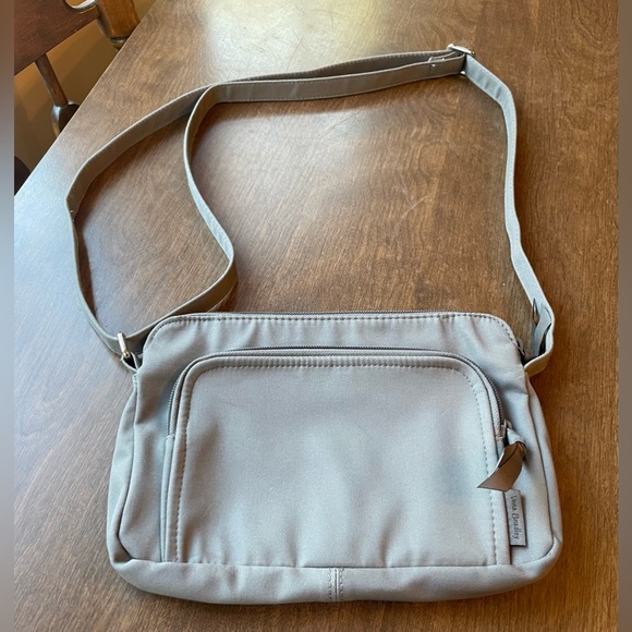 Vera Bradley light grey crossbody - Picture 1 of 4
